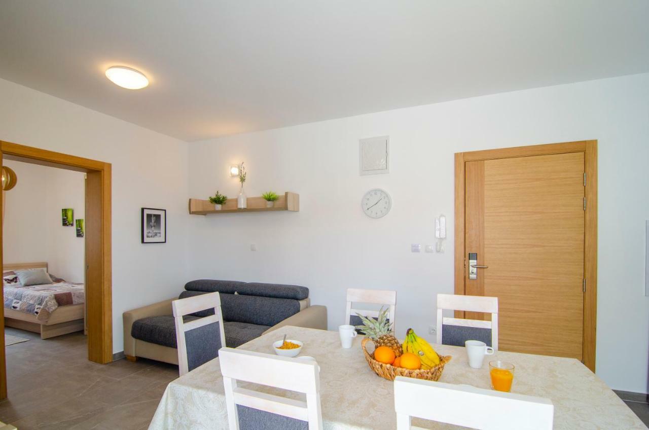 Apartments Sara 3 Bol Ngoại thất bức ảnh